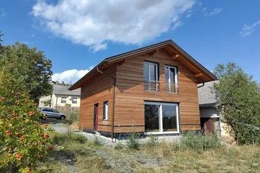 Einzigartiges Rohbau-Einfamilienhaus mit 2.700 m² Grundstück und Fernblicklage