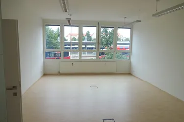 Büro beim Bahnhof Meidling! 106 m² Büro, 2 Zimmer, Top-Ausstattung, 5 Jahre befristet, ab sofort