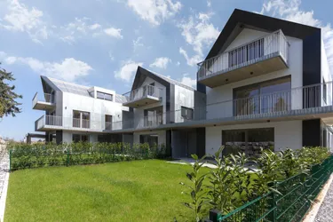 Modernes Eckreihenhaus am Ortsrand
