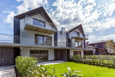 Modernes Reihenhaus am Ortsrand
