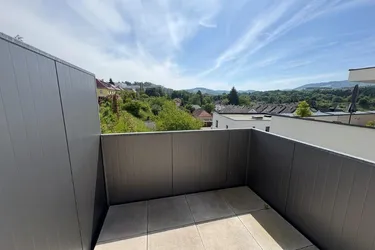 Perfekte Anlegerwohnung mit Balkon und Carport