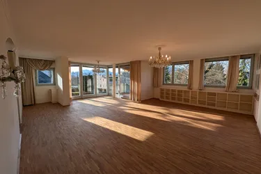 Großzügige und gut geschnittene Wohnung in Ruhelage Parsch!