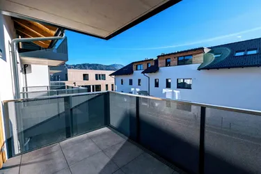 Geräumige 4 Zimmer Erstbezugs-Wohnung mit Balkon im Ortszentrum von Hallwang!