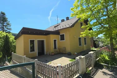 Idyllisches Einfamilienhaus mit Pool, Sauna und Gartenparadies