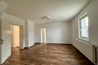 Dachgeschoss trifft Design – wohnen im Herzen von Pettenbach.