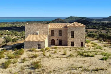 Luxus-Finca in einzigartiger Lage mit herrlichem Meerblick in Son Servera, Mallorca