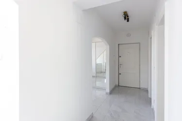 Schöne Hauptmietwohnung im Dachschoss/Maisonette in 1150 Wien