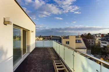 Expose Wunderschöne 5-Zimmer-Wohnung in 1140 Wien zu 800.000 € ,4 Terrassen, Garage.