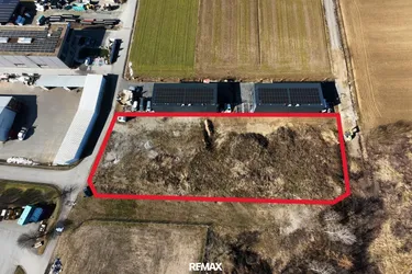 4.253 m² Gewerbegrundstück im Industriegebiet Tillmitsch – teilweise geschottert, Stromanschluss vorhanden