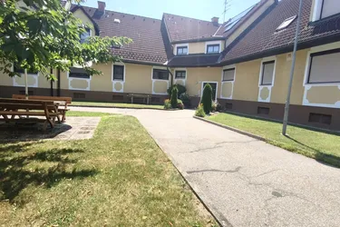 Wohngefühl trifft Gartenflair. 87m² Halbparterrewohnung mit Blick ins Grüne in Obervogau