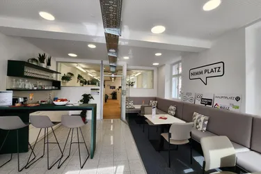 Ausgestatteter Arbeitsplatz im Coworking Space, Preis inkl. BK, HK, Glasfaserinternet uvm.