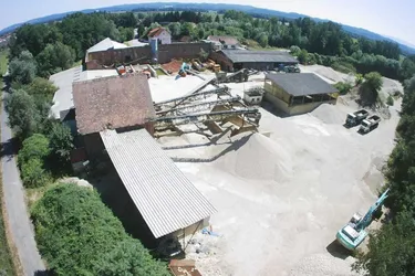 Effizientes Gewerbeobjekt in der Südsteiermark, insgesamt mehr als 6 Hektar, inkl. 2.540m² Hallen