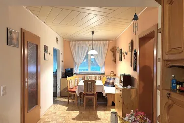 Sehr gepflegte 77,81m² Eigentumswohnung mit Balkon im 2.Obergeschoss mit Stadtblick