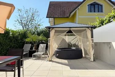 Geniale und attraktive Erdgeschosswohnung samt Tiefgarage und weiterem Stellplatz