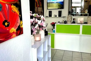 Behandlungsraum innerhalb etablierter Kosmetiksalon günstig zu vermieten