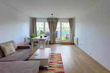 Dachgeschoss-Traum im 23. Bezirk: Maisonette mit Terrasse, Balkon &amp; Garage