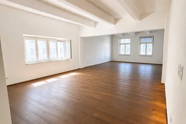 Im Zentrum von Innsbruck: Elegantes ALTBAU-Büro mit LOFT-Charakter zu mieten!