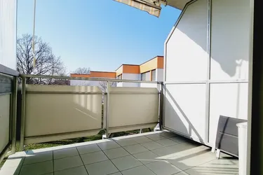 Expose Provisionsfrei - Drei Zimmer mit Loggia und Garagenstellplatz