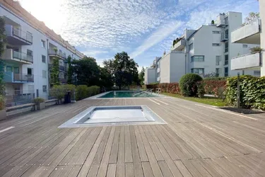 Provisionsfrei für den Mieter!
Elegant möblierte Gartenwohnung mit Garage, Pool und Wellness!