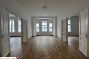 Erstbezug nach Sanierung - repräsentative Altbauwohnung bei der Mariahilfer Straße 
