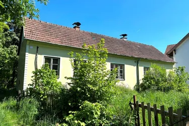 Liegenschaft mit renovierungsbedürftigen Altbestand in Zitternberg