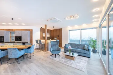 Expose Luxuriöses Penthouse mit Zweitwohnsitz-Möglichkeit