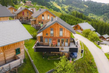 Charmantes Kärntner Alm-Chalet im alpinen Stil mit Sonnen-Terrasse und Traum-Aussicht