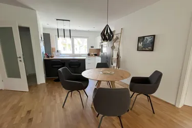 Modernes Wohnjuwel in Golling – Stilvoll möblierte 3-Zimmer-Wohnung mit Bergblick