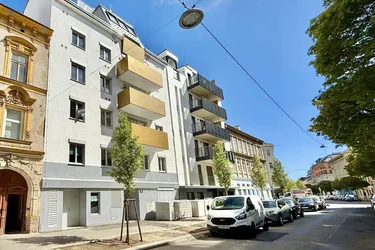 GARAGENSTELLPLATZ - E-Anschluss möglich - U-Bahn - barrierefrei - Brutto € 108,-