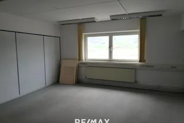 Expose Büro am Stadtrand (event. m. Lagermögl. im EG)!