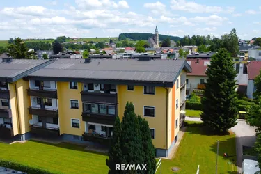 Familienhit - 4.Zi.-Wohnung mit Loggia und Einzelgarage