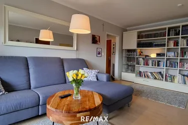 Familienhit - 4.Zi.-Wohnung mit Loggia und Einzelgarage