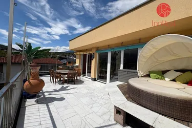 Dachgeschosswohnung in Telfs: Stilvoll leben mit Terrasse und Garage!