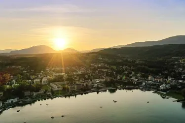 PRESTIGE BAUGRUND ca.1.500 m² MIT ALTBESTAND ca. 430 m² VELDEN AM WÖRTHERSEE
