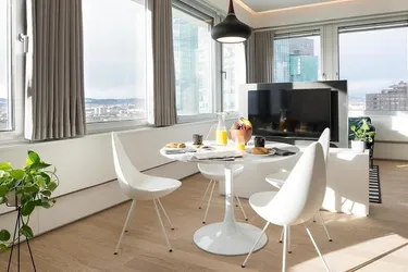 PRESTIGE SERVICED APARTMENT LUXUS FULL FURNISHED