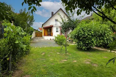 Schönes Siedlungshaus mit Naschgarten!