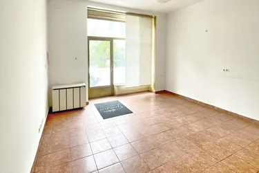 Geschäftslokal mit großer Auslage