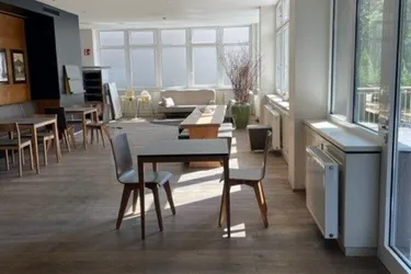 Moderne, neuwertig ausgestattete 269,42 m² Cafeteria in Ärztezentrum!