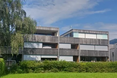 Attraktives Penthouse mit phantastischem Blick ins umliegende Grün und die Schweizer Berge zu verkaufen!
