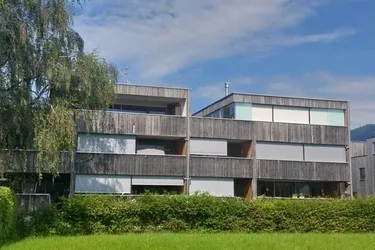 Attraktives Penthouse mit phantastischem Blick ins umliegende Grün und die Schweizer Berge zu verkaufen!