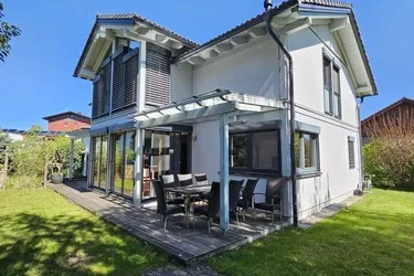 Eine Wohlfühloase in Mitten der feldkircher Bergwelt, Einfamilienhaus mit Wellnessbereich und schönem Garten!