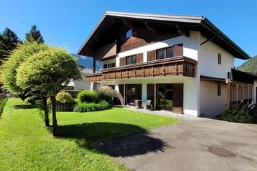 Ferienpension mit mehreren Wohnungen und zusätzlichem Baugrund, ges. 1355m² Grundfläche in Schruns!