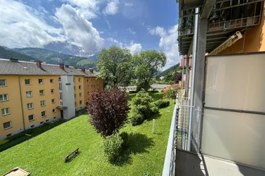 2 Zimmerwohnung mit Balkon mit einladender Aussicht!