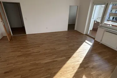 Sehr gut geschnittene 3-Raum-Wohnung mit Loggia in Linz/Muldenstraße Spallerhof!
