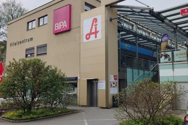 Vielseitig nutzbare 226 m² Geschäfts-/Ordinationsfläche im florierenden Einkaufs-/Vitalzentrum Muldenstraße mieten und von der hohen Kundenfrequenz profitieren! Provisionsfrei!