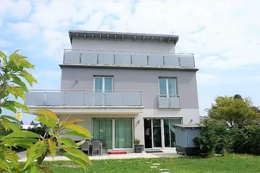 Expose Mehrfamilienhaus zum Kauf auf 3 Etagen in zentraler Lage in Wiener Neustadt!