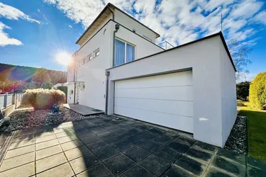 Eindrucksvolles Zuhaus mit beheiztem Pool und Schneebergblick