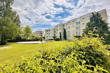 Großzügige Eigentumswohnung mit Loggia in ruhiger Lage von Ternitz – 124 m² Wohnfläche, 2 Stellplätze, perfekt für Familien.