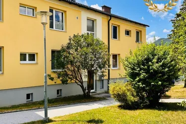 Helle Eigentumswohnung mit Balkon &amp; Schneebergblick | Garage für 2 Fahrzeuge