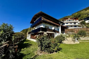 Viel Platz für die ganze Familie – Einfamilienhaus mit Garten und Weitblick